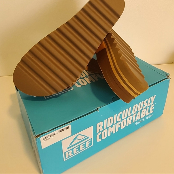 Reef Sandals - Picture 3 of 4